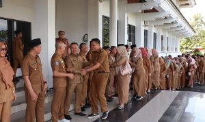 Bupati Gusnan, Apel Pagi Dan Halal Bihalal Bersama Jajaran Pemerintah Daerah Kabupaten Bengkulu Selatan