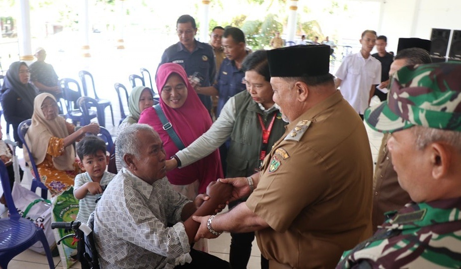 Wabup Rifai Tajudin Hadiri Penyaluran Bantuan Kepada 196 Orang Atensi Tahap 2 Tahun 2025