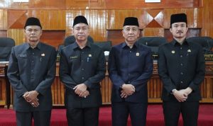 Sekda Sukarni, Wakili Bupati Hadiri Rapat Paripurna DPRD Bengkulu Selatan