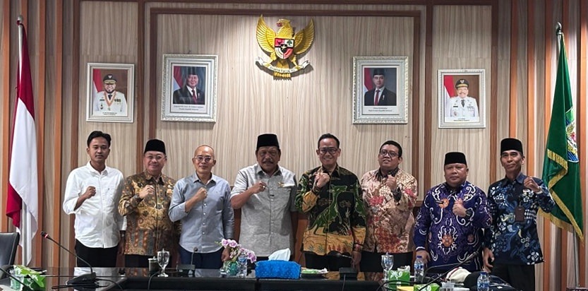 Bupati Bengkulu Selatan, Gusnan Mulyadi, menghadiri kegiatan Diskusi Penawaran Kerja Sama dari Globalasia Infrastructure Fund (GIF) yang membahas peluang pembangunan infrastruktur melalui skema Kerja Sama Pemerintah dengan Badan Usaha (KPBU) Unsolicited di Lantai 2 Ruang Merah Putih Kantor Gubernur Bengkulu, Kamis (08/05/25).
